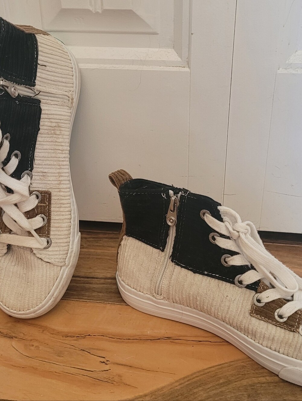 BLOWFISH MALIBU Patchwork Corduroy High Top Sneakers, GUC, Sz 8, Blk/Brown/Ivory